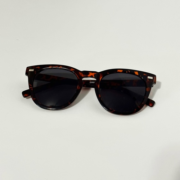 LEOPARD PRINT WOMEN’S ROUND SUNGLASSES - Picture 3 of 7